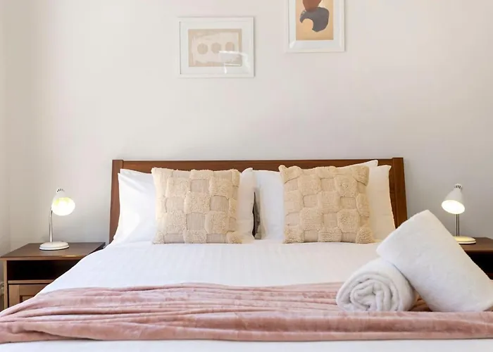 Beachside Gem In Doubleview, Free Wi-Fi, Parking